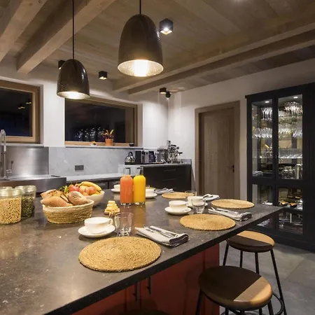 شقة Chalet In The Heart Of The Swiss Mountains